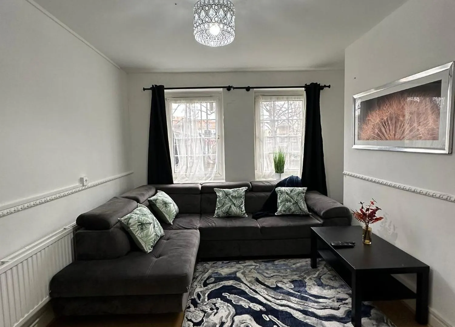 Lovely Spacious 2 Bedroom Flat In Bethnal Green, 3Mins Away From Station Londen Appartement