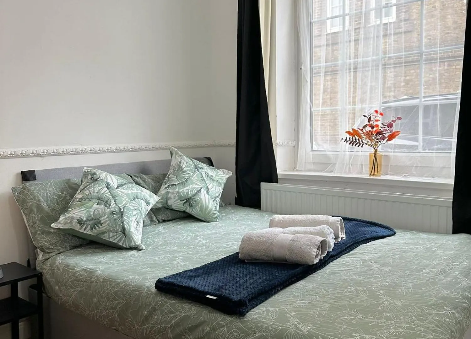 Lovely Spacious 2 Bedroom Flat In Bethnal Green, 3Mins Away From Station Londen 0*,