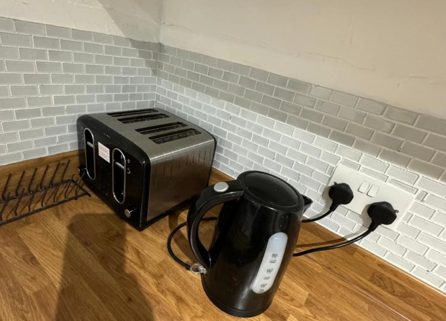 Lovely Spacious 2 Bedroom Flat In Bethnal Green, 3Mins Away From Station Londen